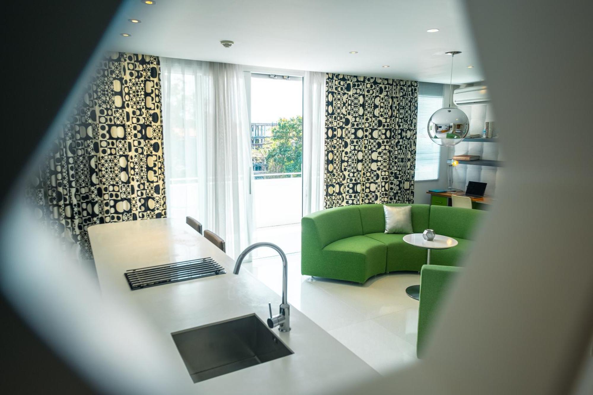 Chill Hotel Seminyak エクステリア 写真